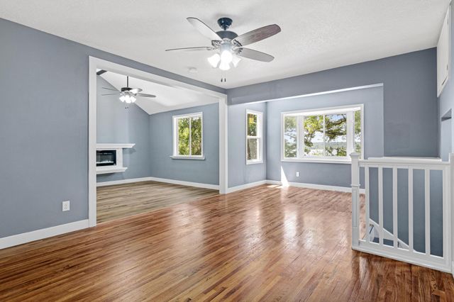 820 Point Douglas Road S, Saint Paul, MN 55119