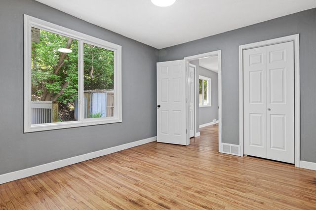 820 Point Douglas Road S, Saint Paul, MN 55119