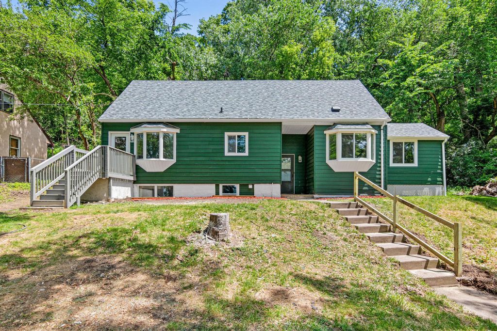 820 Point Douglas Road S, Saint Paul, MN 55119