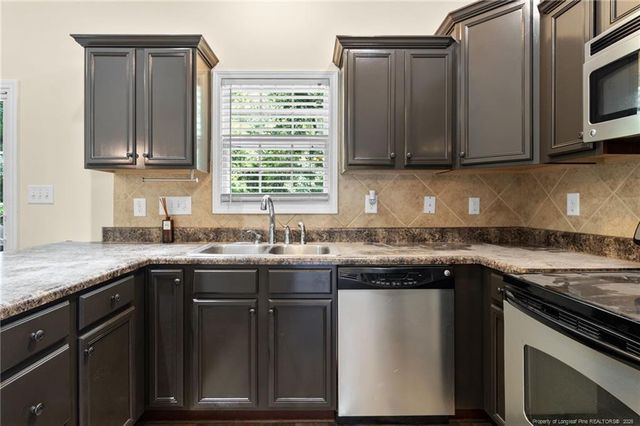 1515 Gray Hill Court, Hope Mills, NC 28348