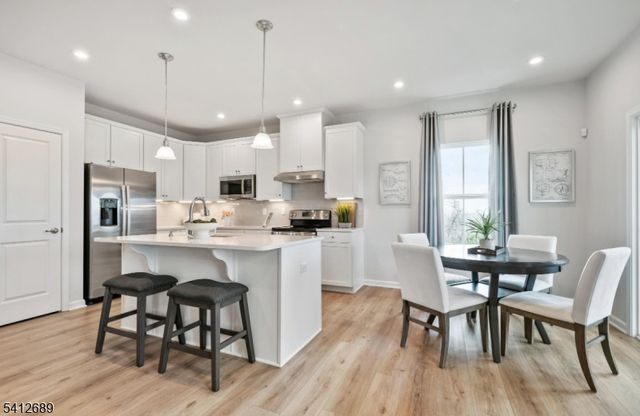 66 Thomas Knoll Blvd, Mansfield Twp., NJ 07865