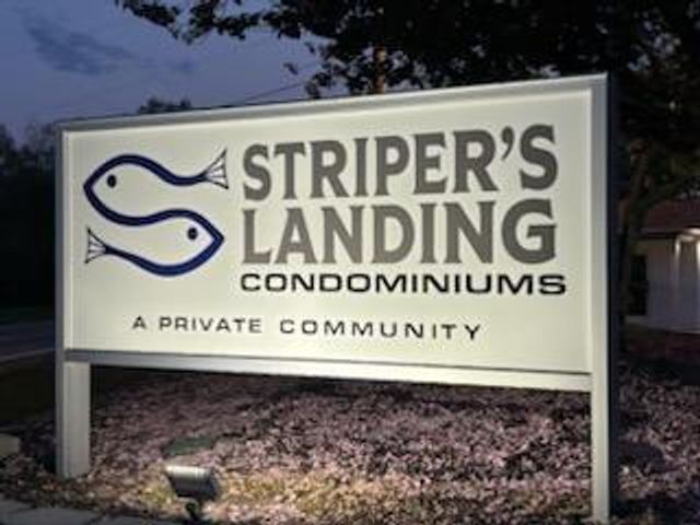 1089 Bluewater Dr Unit 512, Moneta, VA 24121