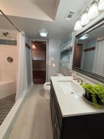 1089 Bluewater Dr Unit 512, Moneta, VA 24121