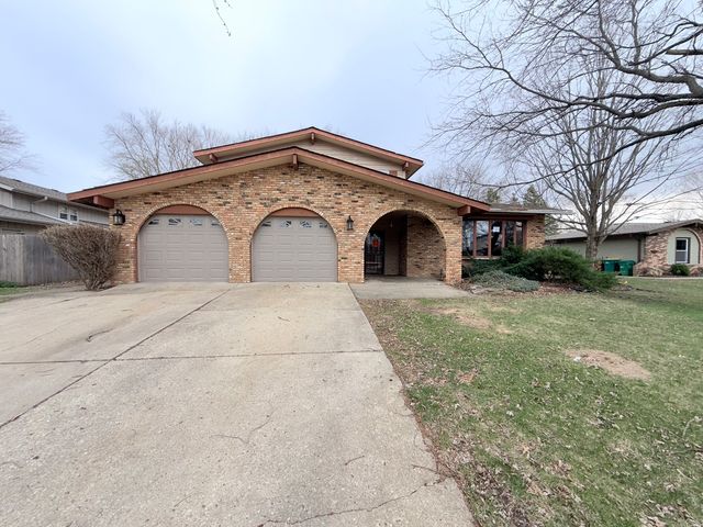516 Ca Crest Drive, Shorewood, IL 60404