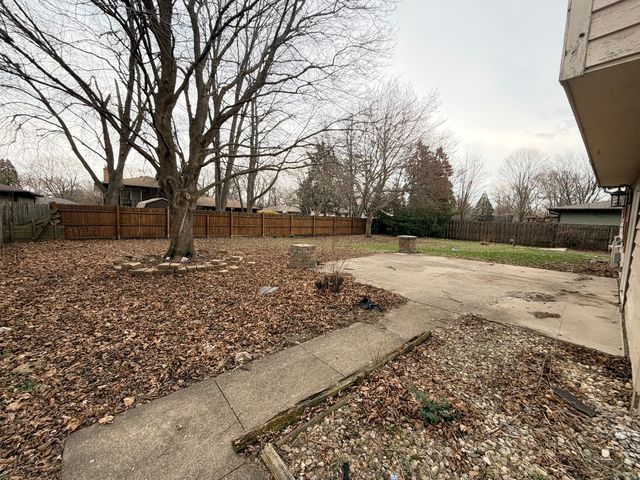 516 Ca Crest Drive, Shorewood, IL 60404