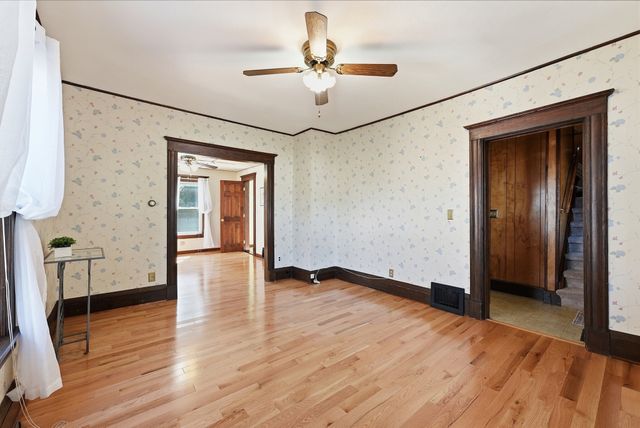 57 Maple St, West Springfield, MA 01089
