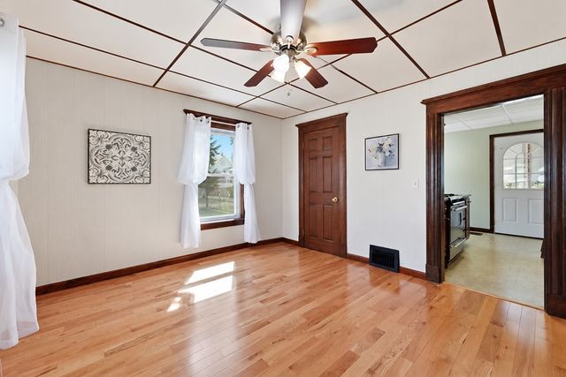 57 Maple St, West Springfield, MA 01089