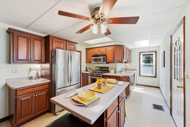 57 Maple St, West Springfield, MA 01089