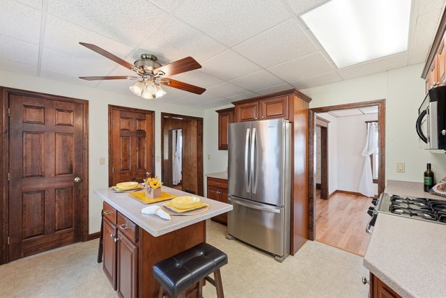 57 Maple St, West Springfield, MA 01089