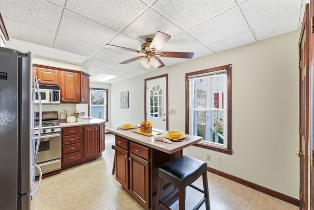 57 Maple St, West Springfield, MA 01089