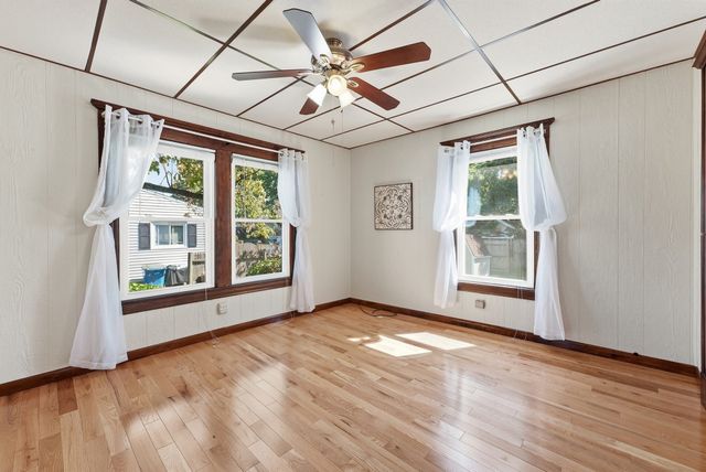 57 Maple St, West Springfield, MA 01089