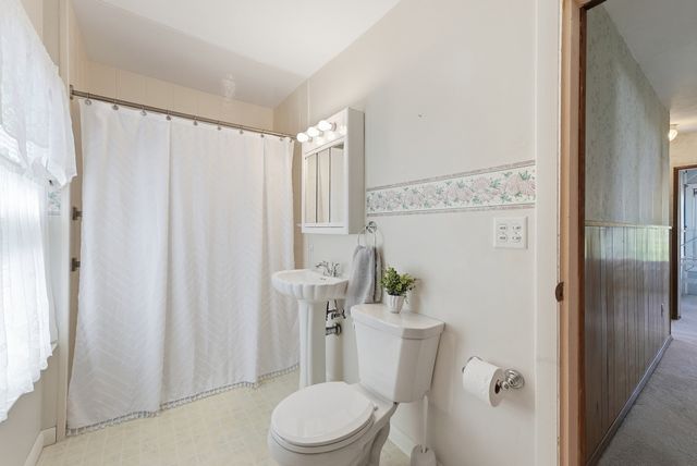 57 Maple St, West Springfield, MA 01089