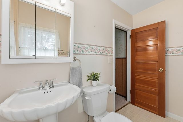 57 Maple St, West Springfield, MA 01089