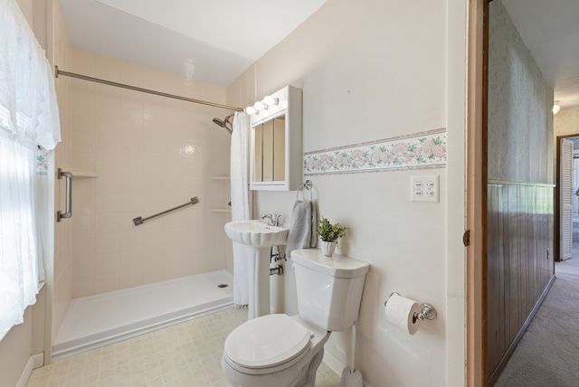 57 Maple St, West Springfield, MA 01089