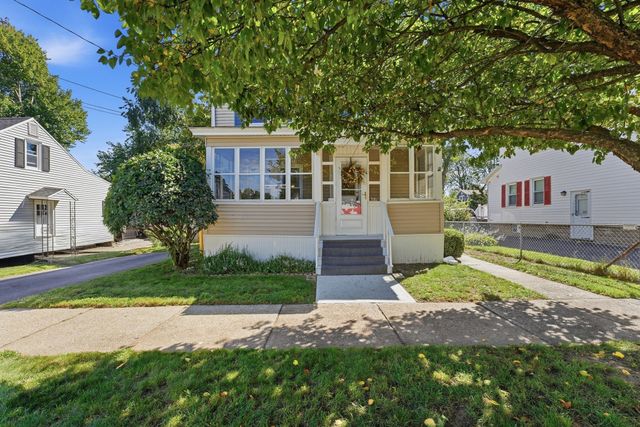 57 Maple St, West Springfield, MA 01089