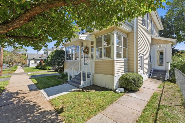 57 Maple St, West Springfield, MA 01089