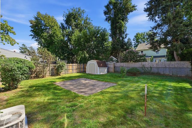 57 Maple St, West Springfield, MA 01089