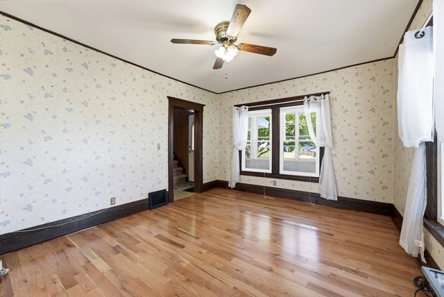 57 Maple St, West Springfield, MA 01089