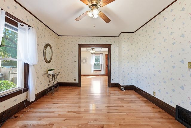 57 Maple St, West Springfield, MA 01089