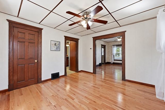57 Maple St, West Springfield, MA 01089