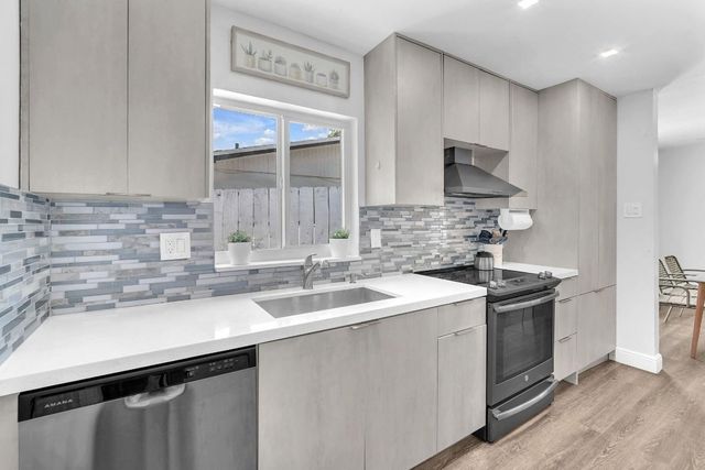 1121 N 66th Terrace, Hollywood, FL 33024