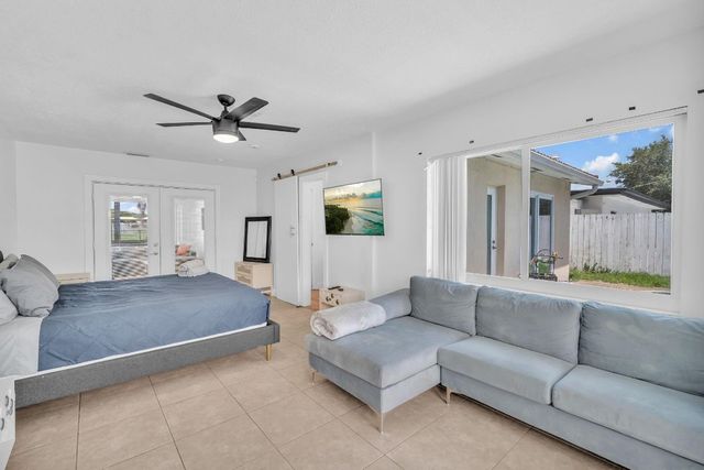 1121 N 66th Terrace, Hollywood, FL 33024