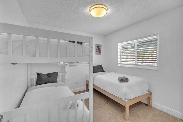 1121 N 66th Terrace, Hollywood, FL 33024