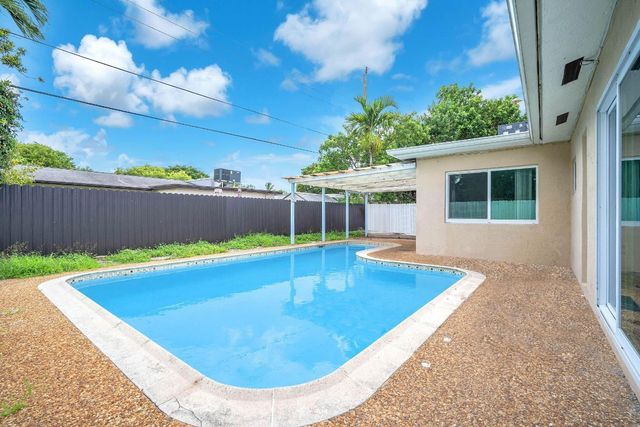 1121 N 66th Terrace, Hollywood, FL 33024