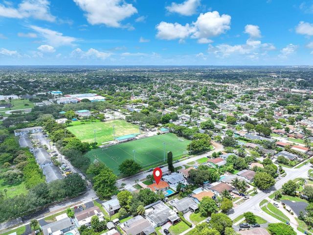 1121 N 66th Terrace, Hollywood, FL 33024