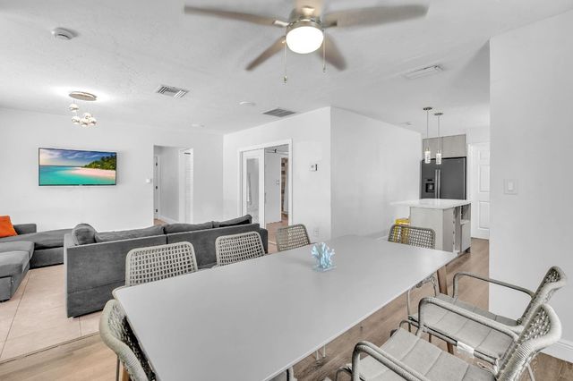 1121 N 66th Terrace, Hollywood, FL 33024