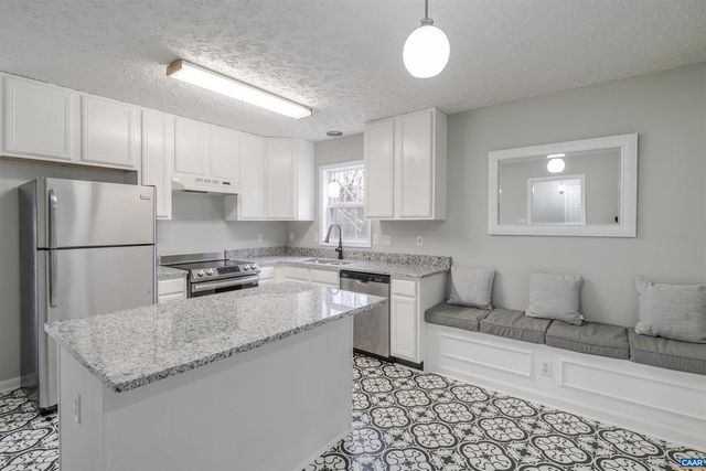 5860 BEARWOOD RD, Crozet, VA 22932