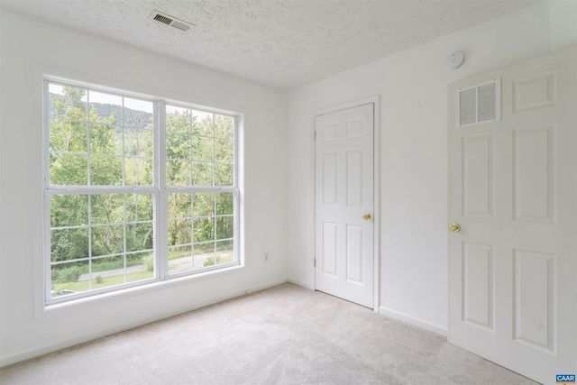 5860 BEARWOOD RD, Crozet, VA 22932