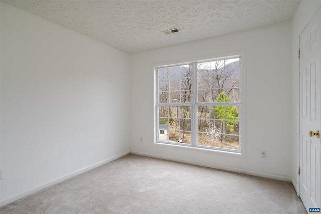 5860 BEARWOOD RD, Crozet, VA 22932