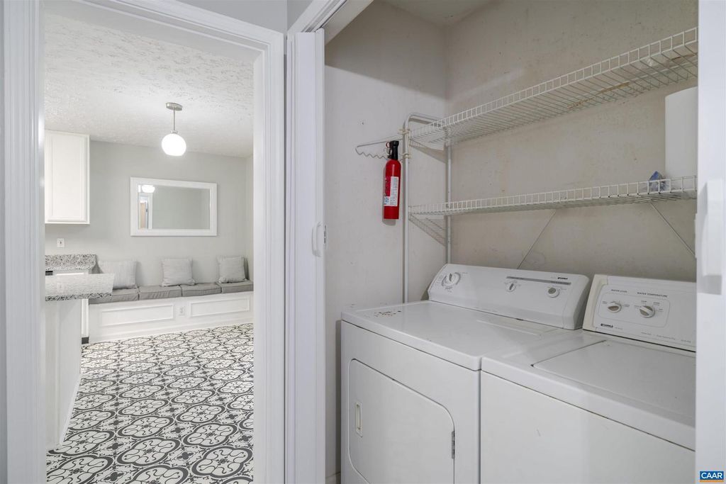 Image 19 of property listing at 5860 BEARWOOD RD, Crozet, VA 22932