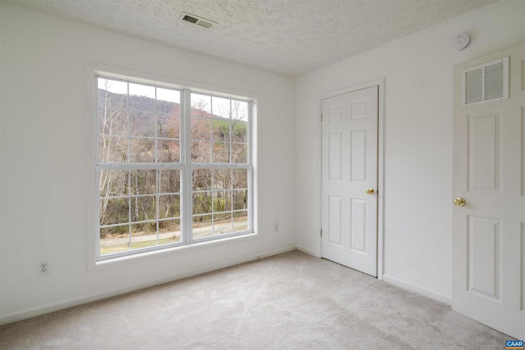 Image 25 of property listing at 5860 BEARWOOD RD, Crozet, VA 22932