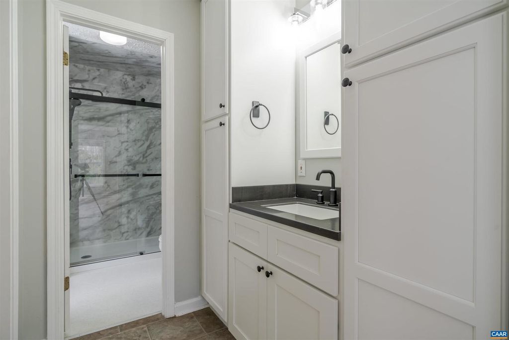 Image 35 of property listing at 5860 BEARWOOD RD, Crozet, VA 22932