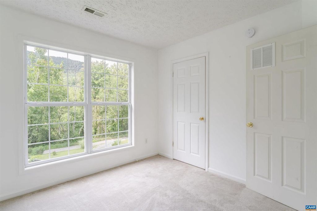 Image 40 of property listing at 5860 BEARWOOD RD, Crozet, VA 22932