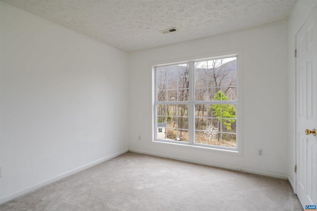 Image 41 of property listing at 5860 BEARWOOD RD, Crozet, VA 22932