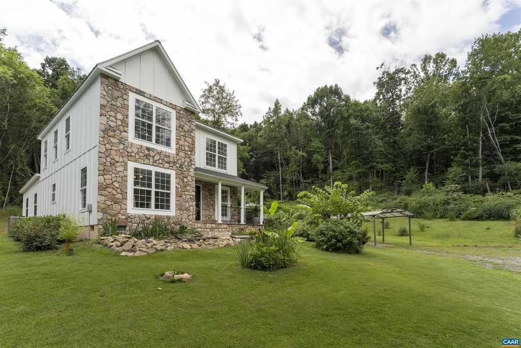 Image 61 of property listing at 5860 BEARWOOD RD, Crozet, VA 22932