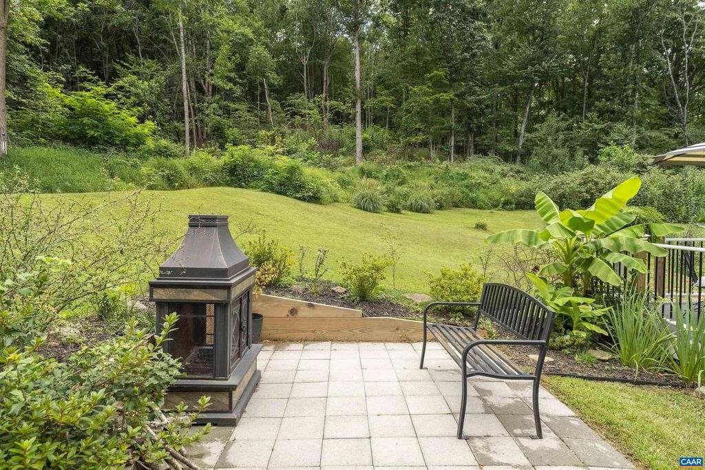 Image 63 of property listing at 5860 BEARWOOD RD, Crozet, VA 22932