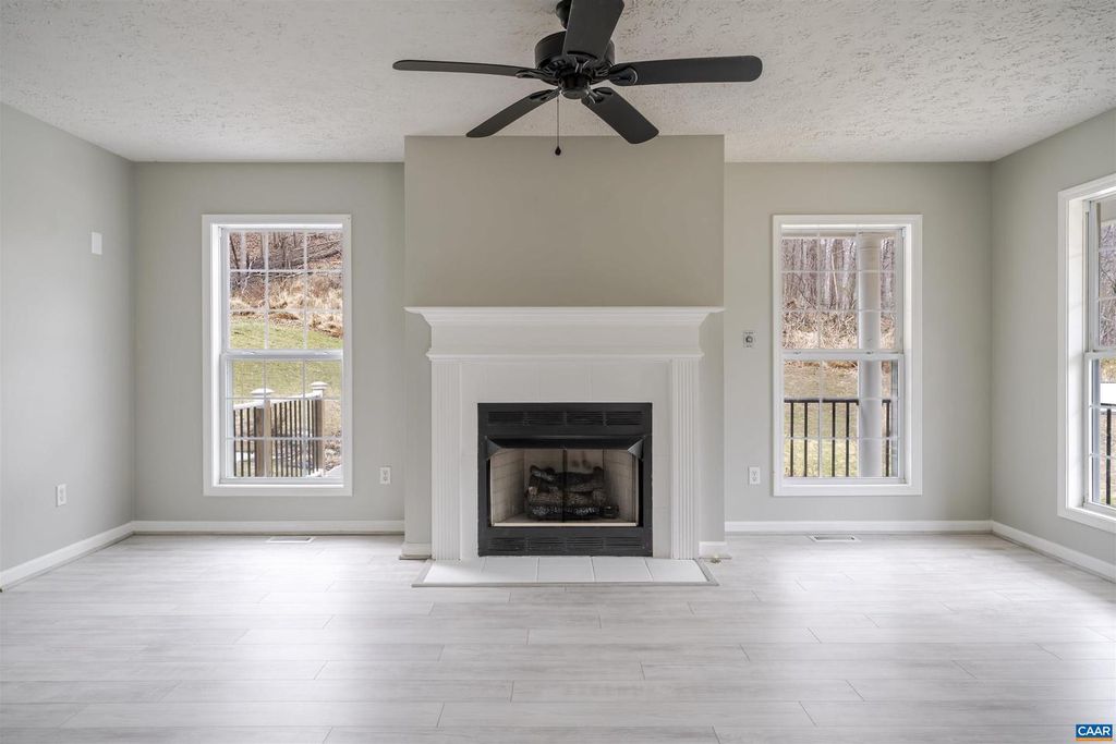 Image 8 of property listing at 5860 BEARWOOD RD, Crozet, VA 22932