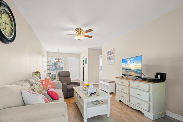 2039 CANAL DR N33, Bradenton, FL 34207