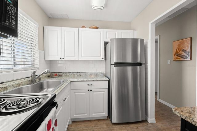 2039 CANAL DR N33, Bradenton, FL 34207