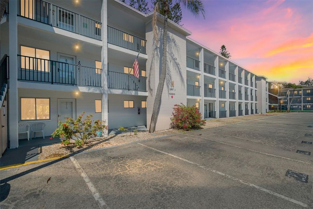 2039 CANAL DR N33, Bradenton, FL 34207