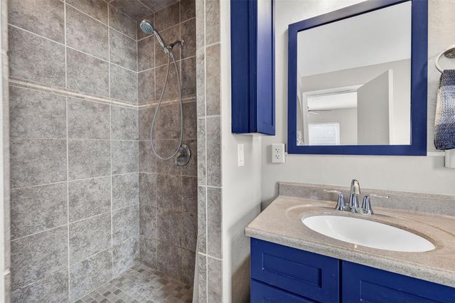 4547 SE 11TH AVENUE, Cape Coral, FL 33904