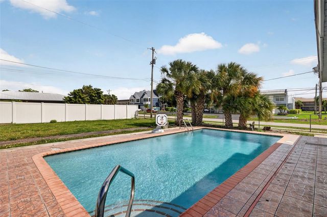 4547 SE 11TH AVENUE, Cape Coral, FL 33904