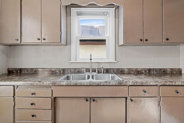 673 Dale Street N, Saint Paul, MN 55103