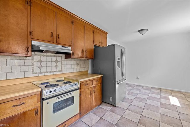 720 Essex Park DR, Hampton, VA 23669