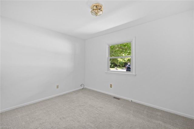 720 Essex Park DR, Hampton, VA 23669