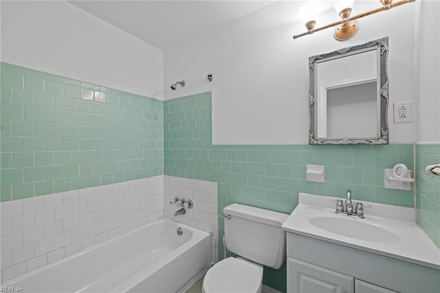 720 Essex Park DR, Hampton, VA 23669